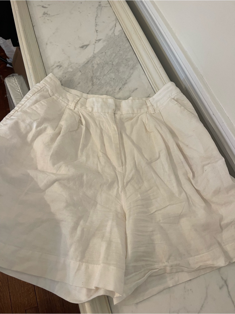 Commense Cream Pleated High-Waist Women’s Shorts